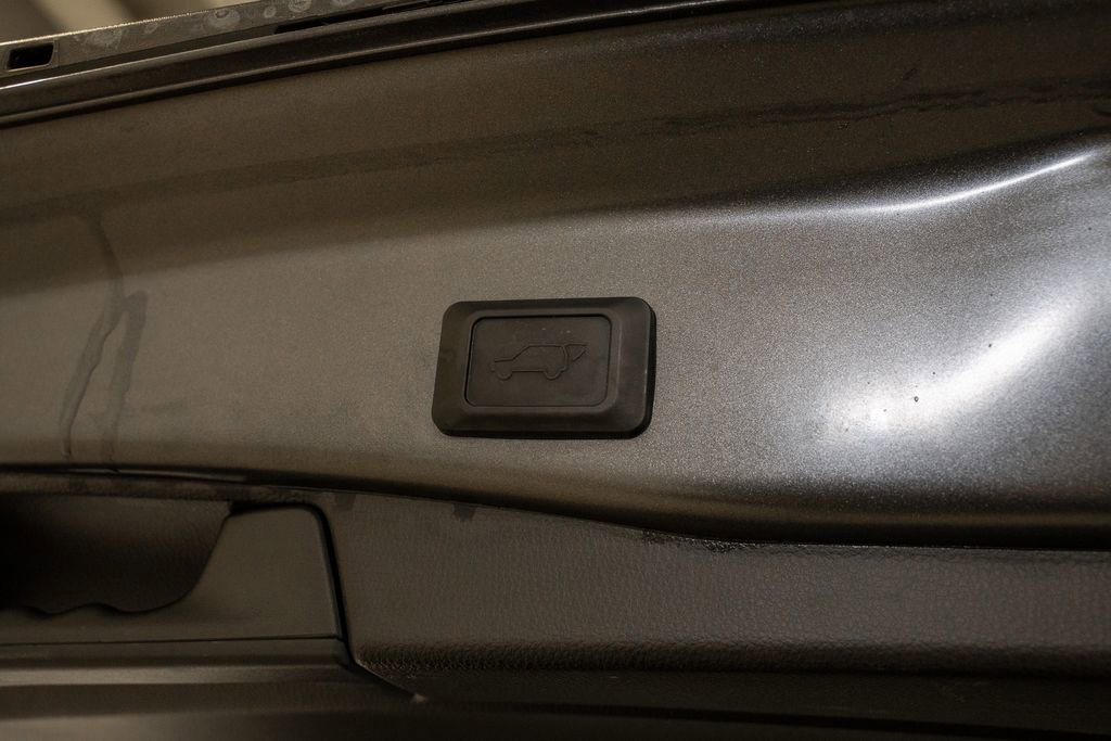 Used 2022 Toyota RAV4 XLE image 7