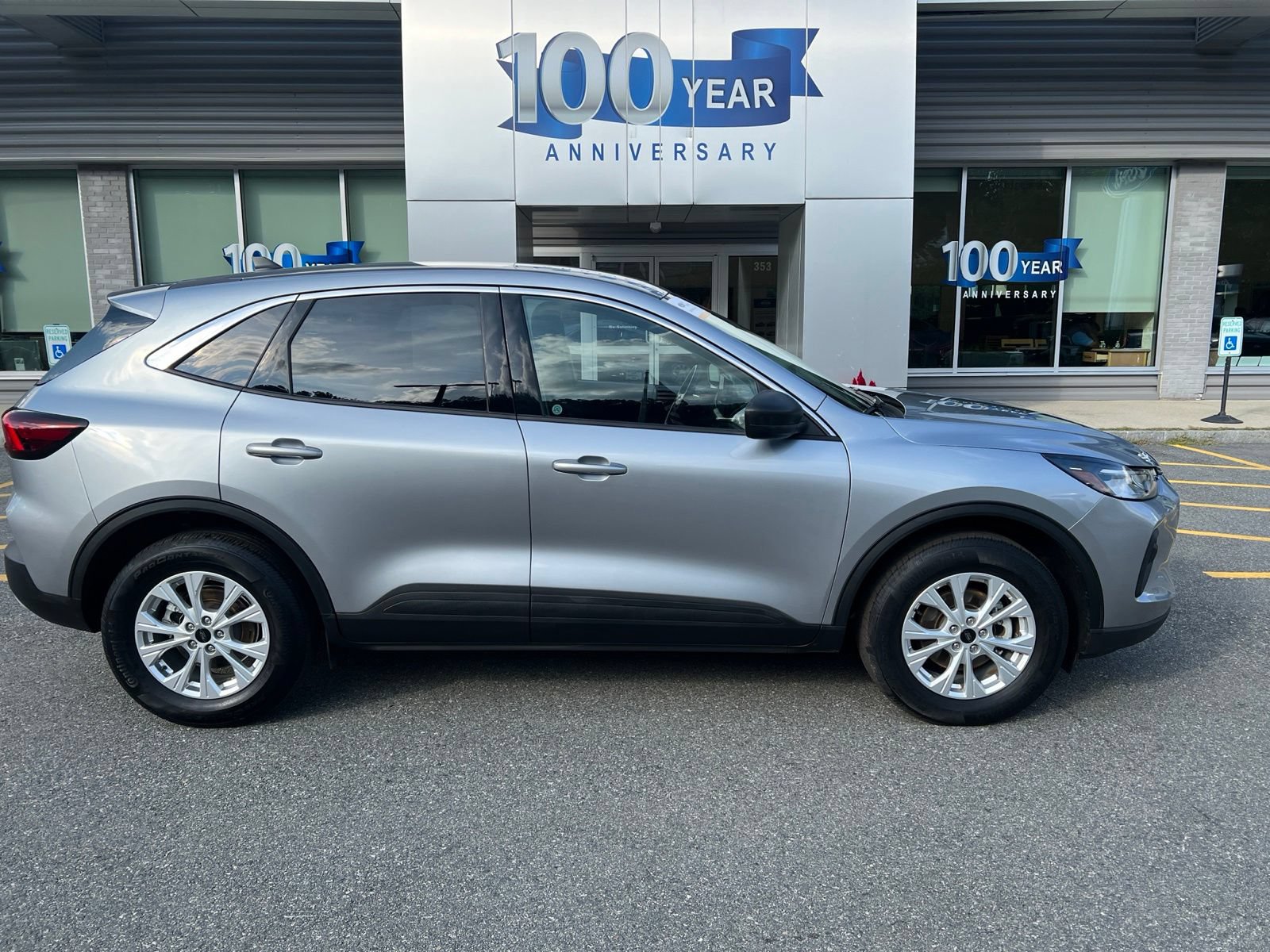 Used 2023 Ford Escape Active w/ Tech Pack #1 AWD/4WD image 7