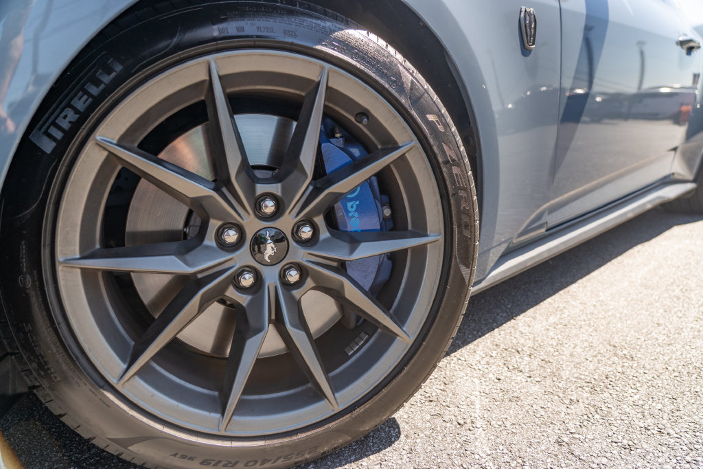 Used 2025 Ford Mustang Dark Horse RWD image 3