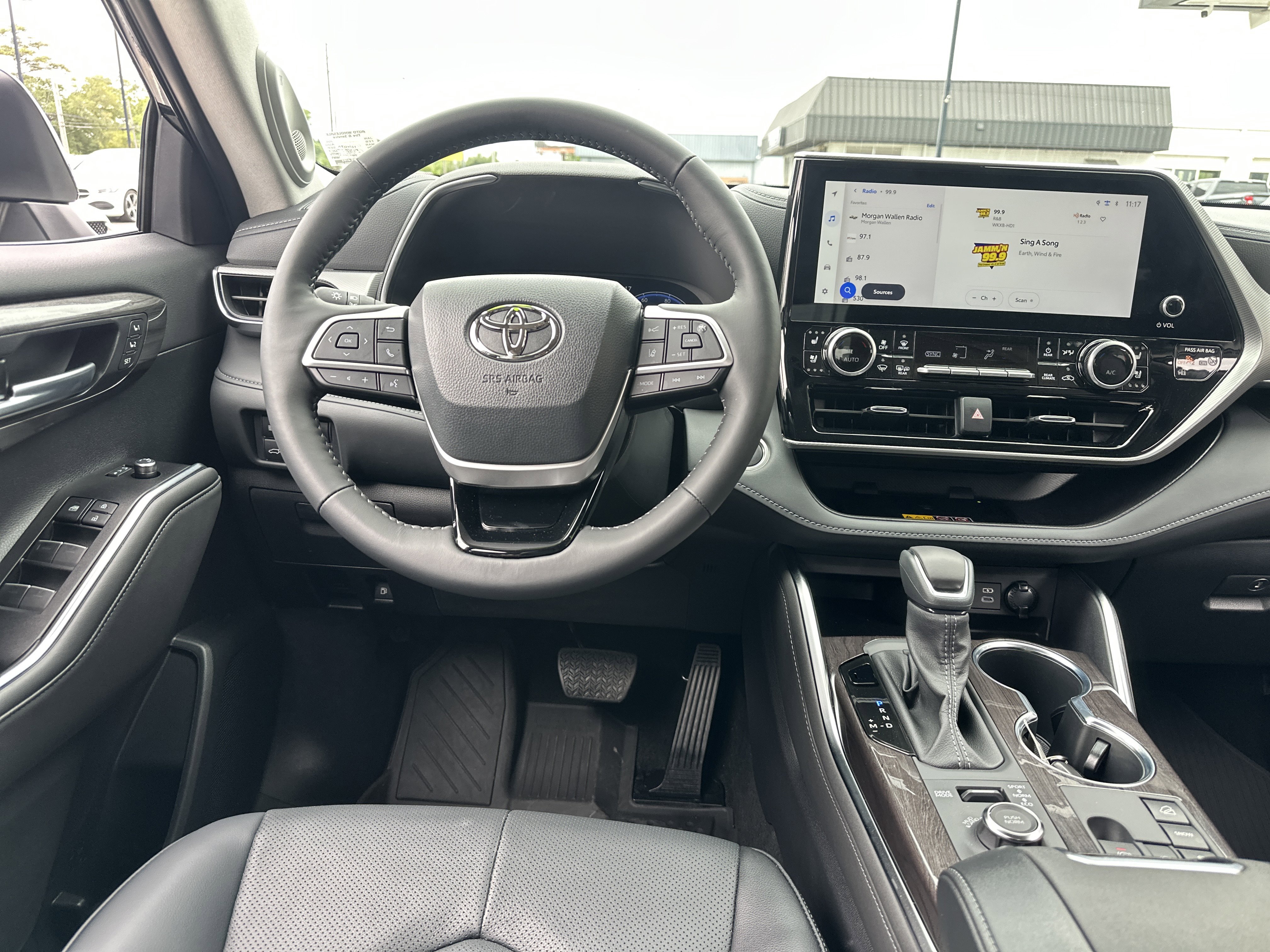 Used 2026 Toyota Highlander Platinum AWD/4WD image 15
