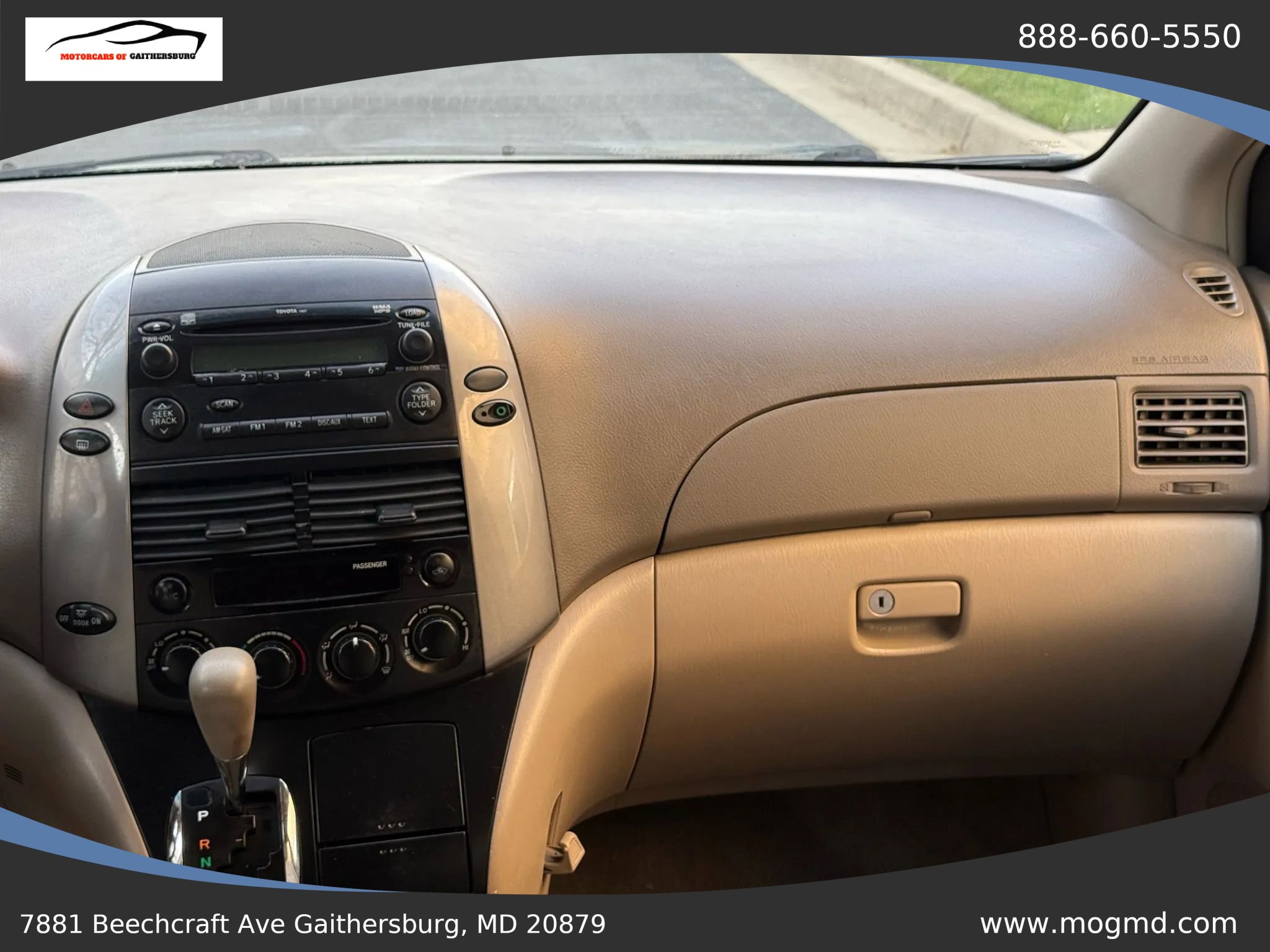 Used 2010 Toyota Sienna LE image 31