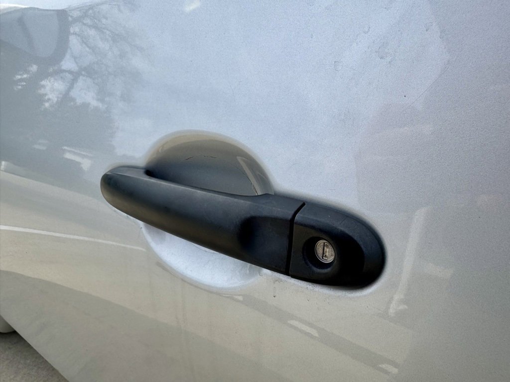 Used 2015 Nissan Versa S Plus image 11