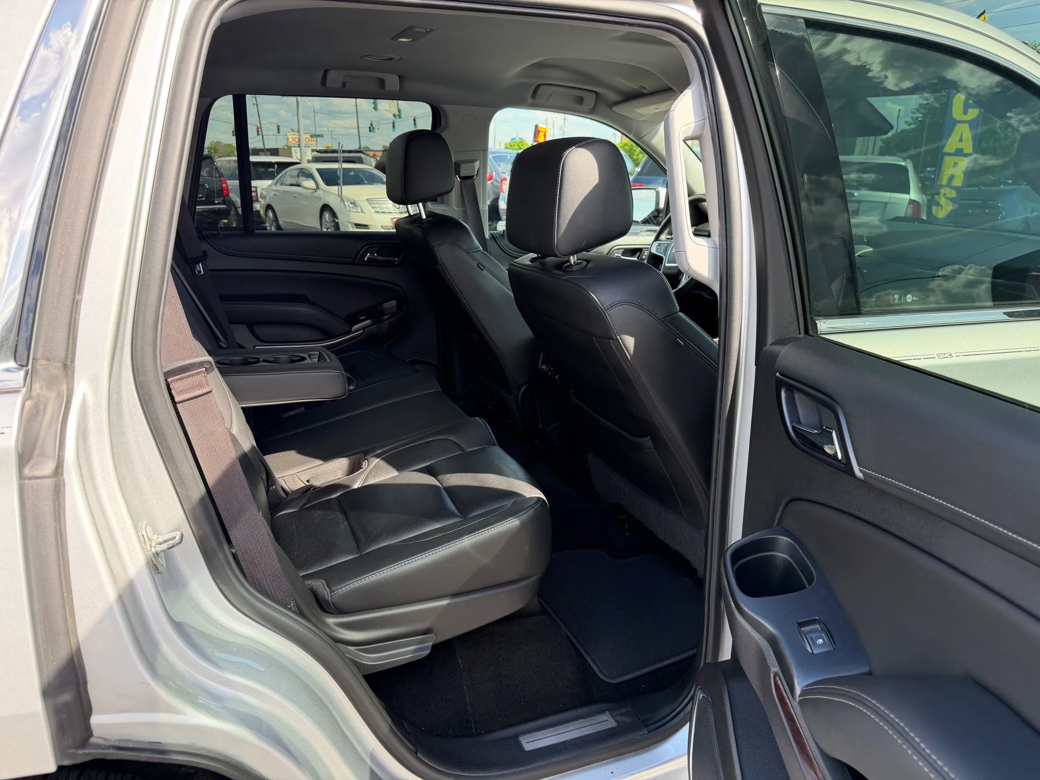 Used 2017 GMC Yukon SLT RWD image 9