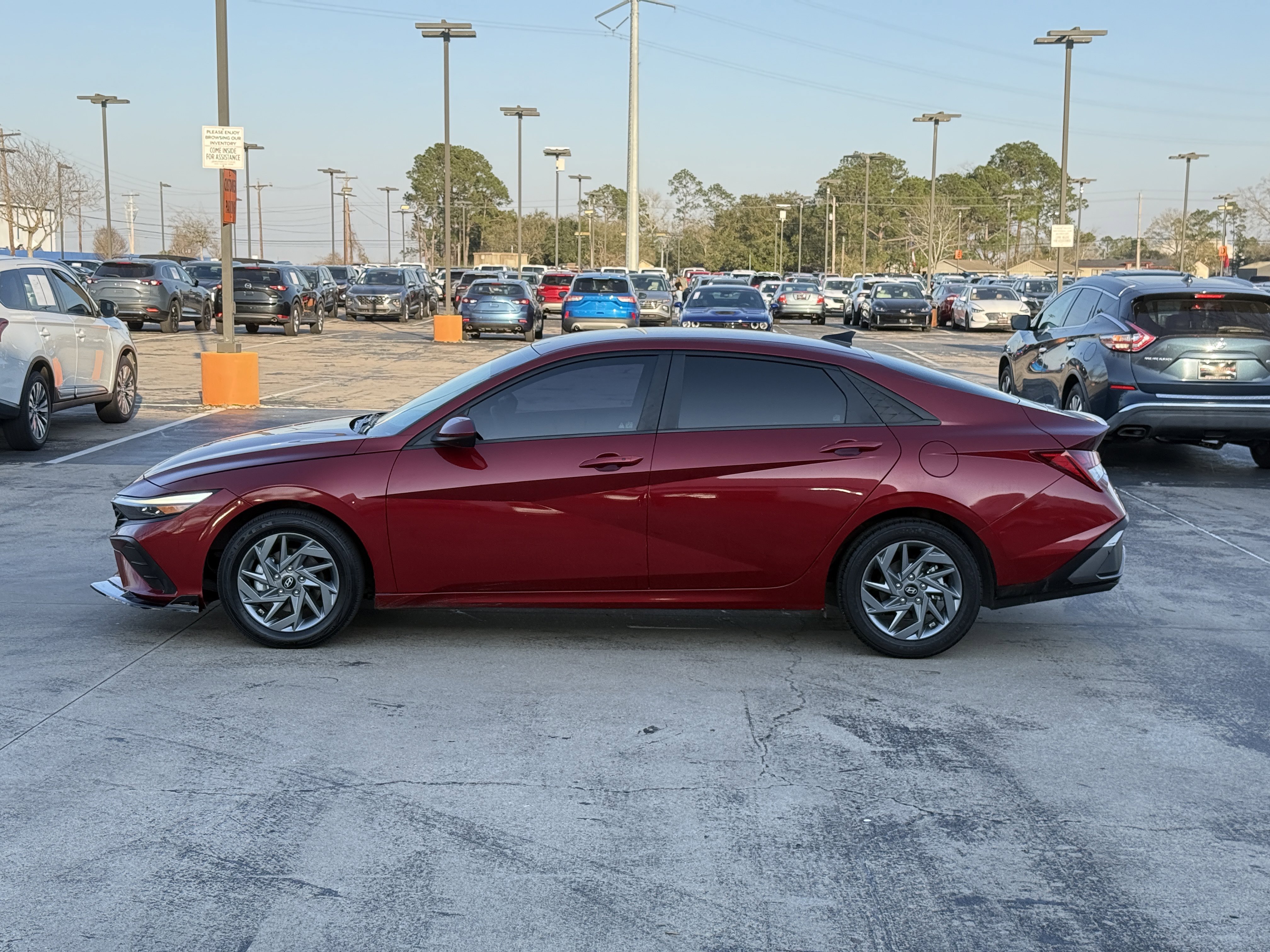 Used 2024 Hyundai Elantra Blue FWD image 12