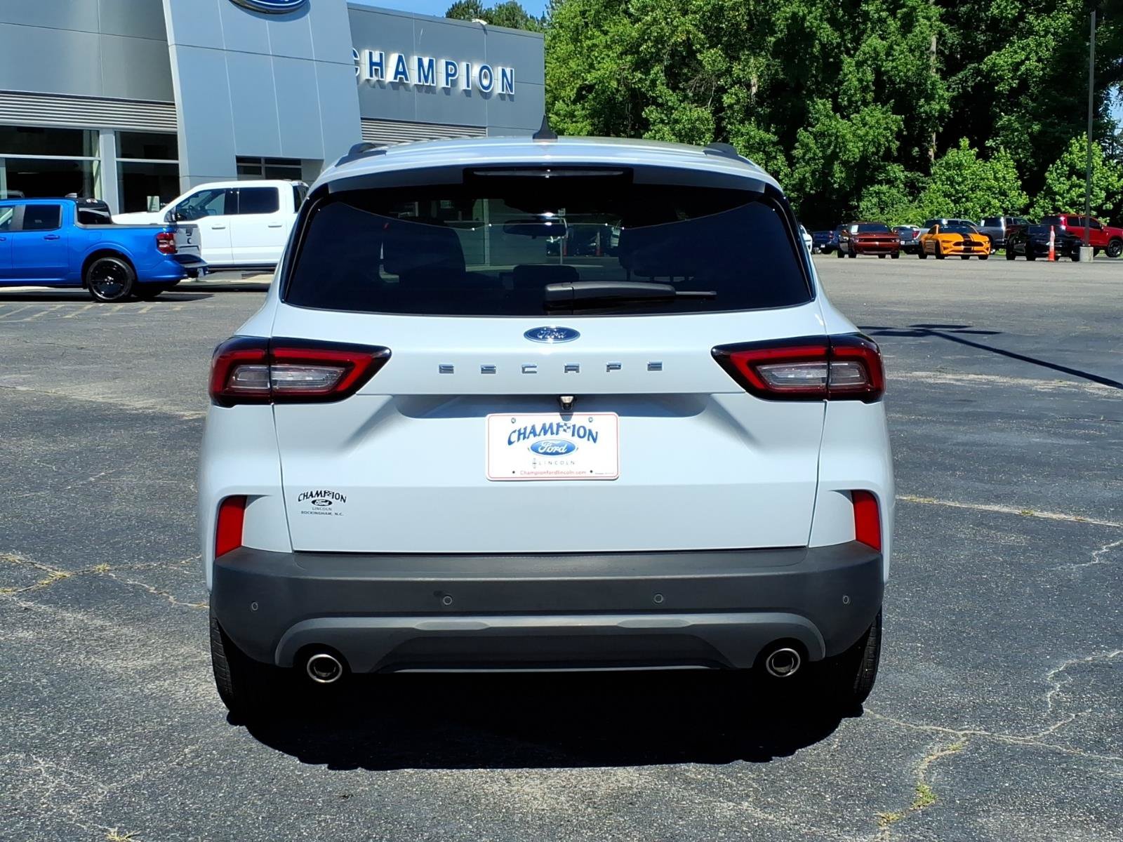 Used 2025 Ford Escape ST-Line w/ Tech Pack #1 FWD image 23
