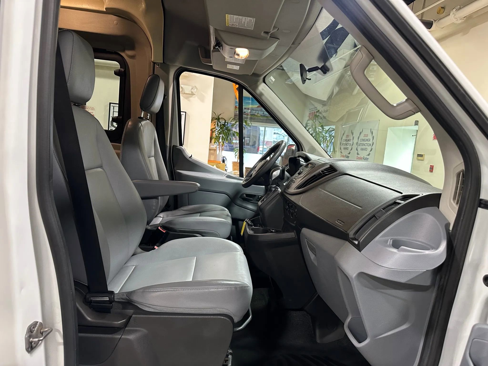 Used 2015 Ford Transit 250 148 Medium Roof RWD image 32