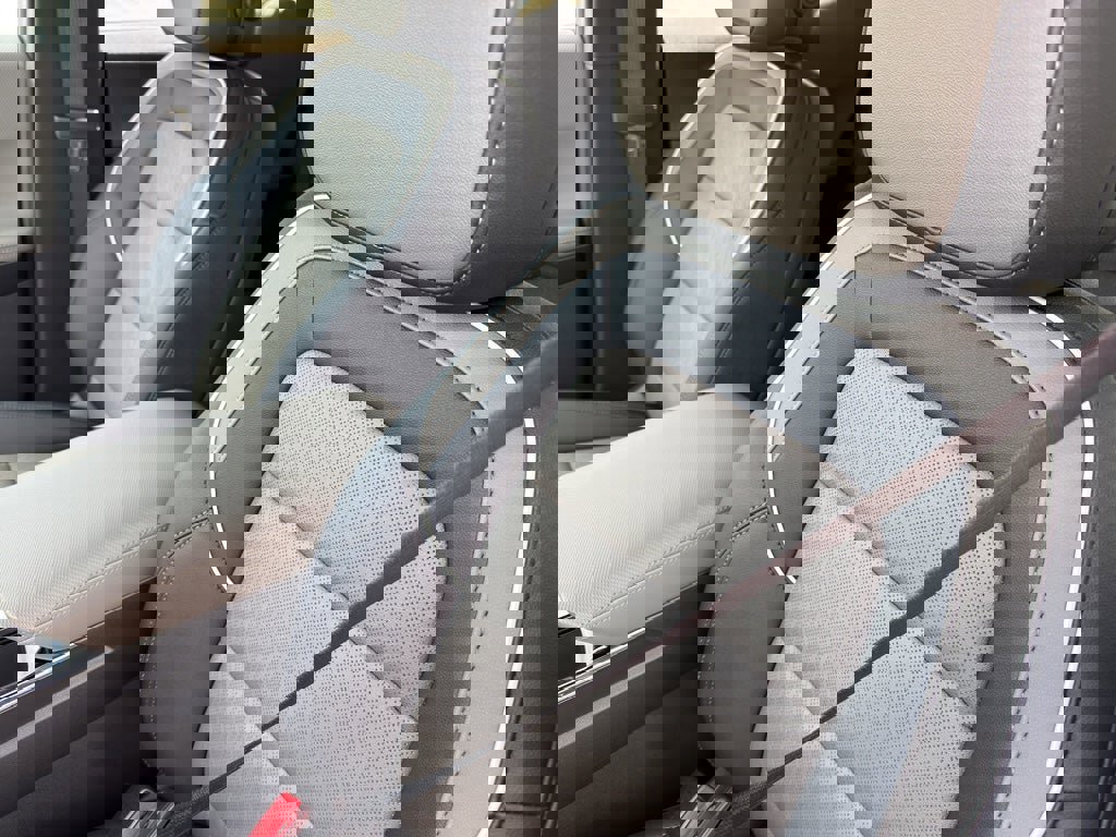 New 2026 Chevrolet Equinox LT w/ Convenience Package II image 12