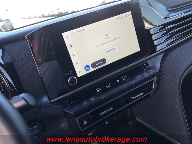 Used 2025 Toyota Camry SE w/ Convenience Package FWD image 14