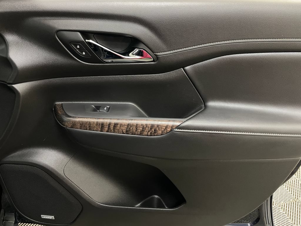 Certified 2022 GMC Acadia Denali w/ Denali Ultimate Package AWD/4WD image 45