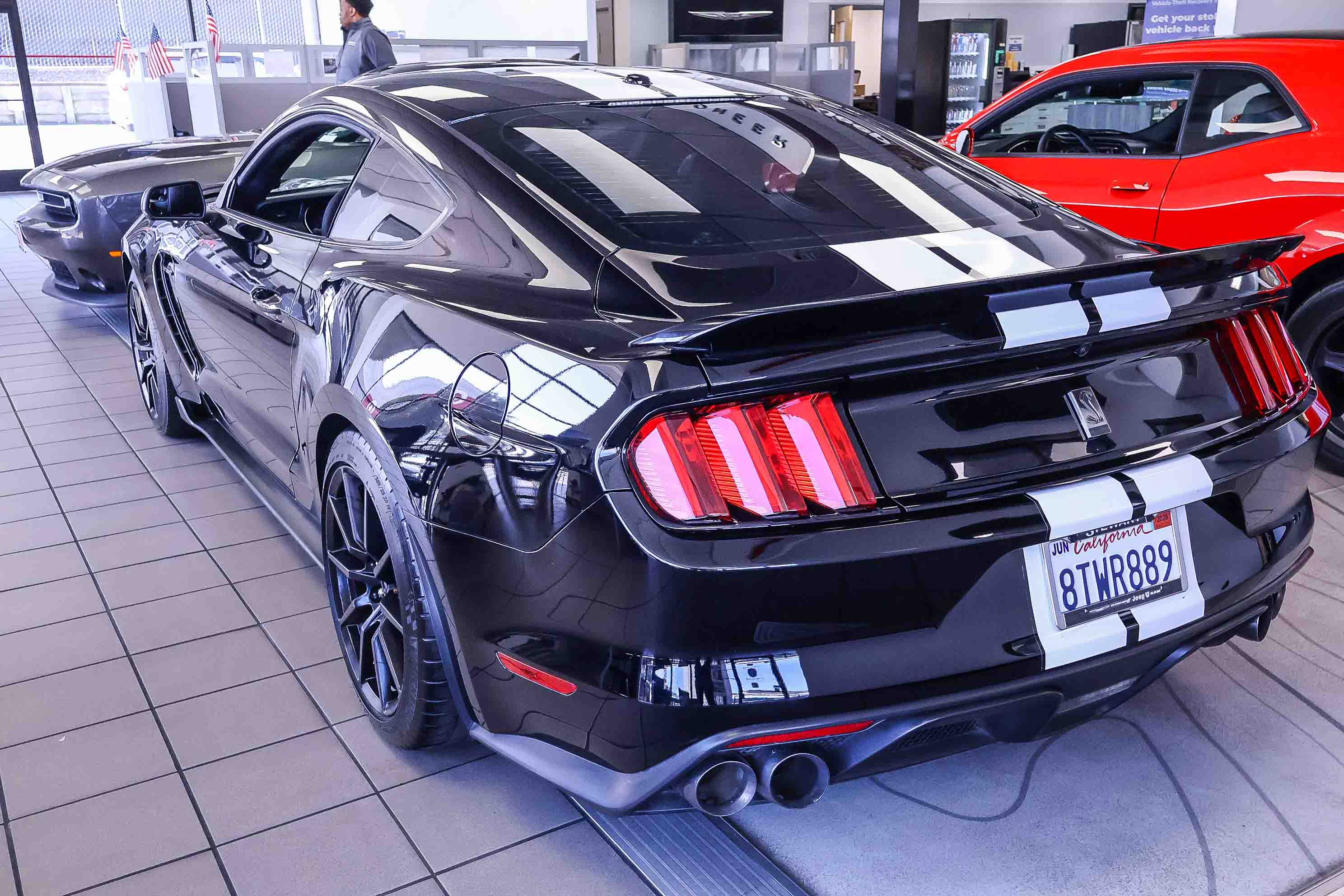 Used 2017 Ford Mustang Shelby GT350 image 17