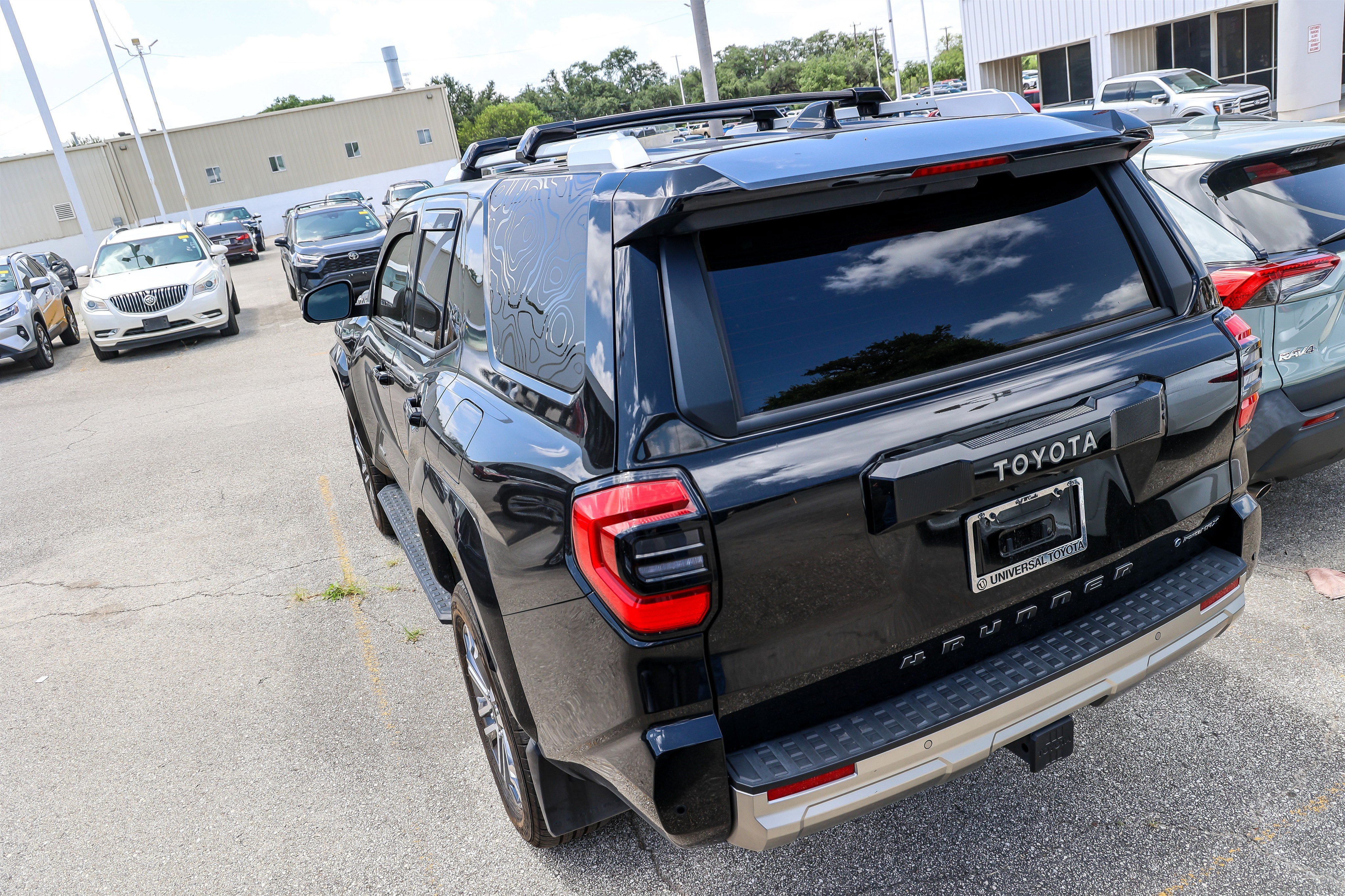 Used 2025 Toyota 4Runner Limited AWD/4WD image 10