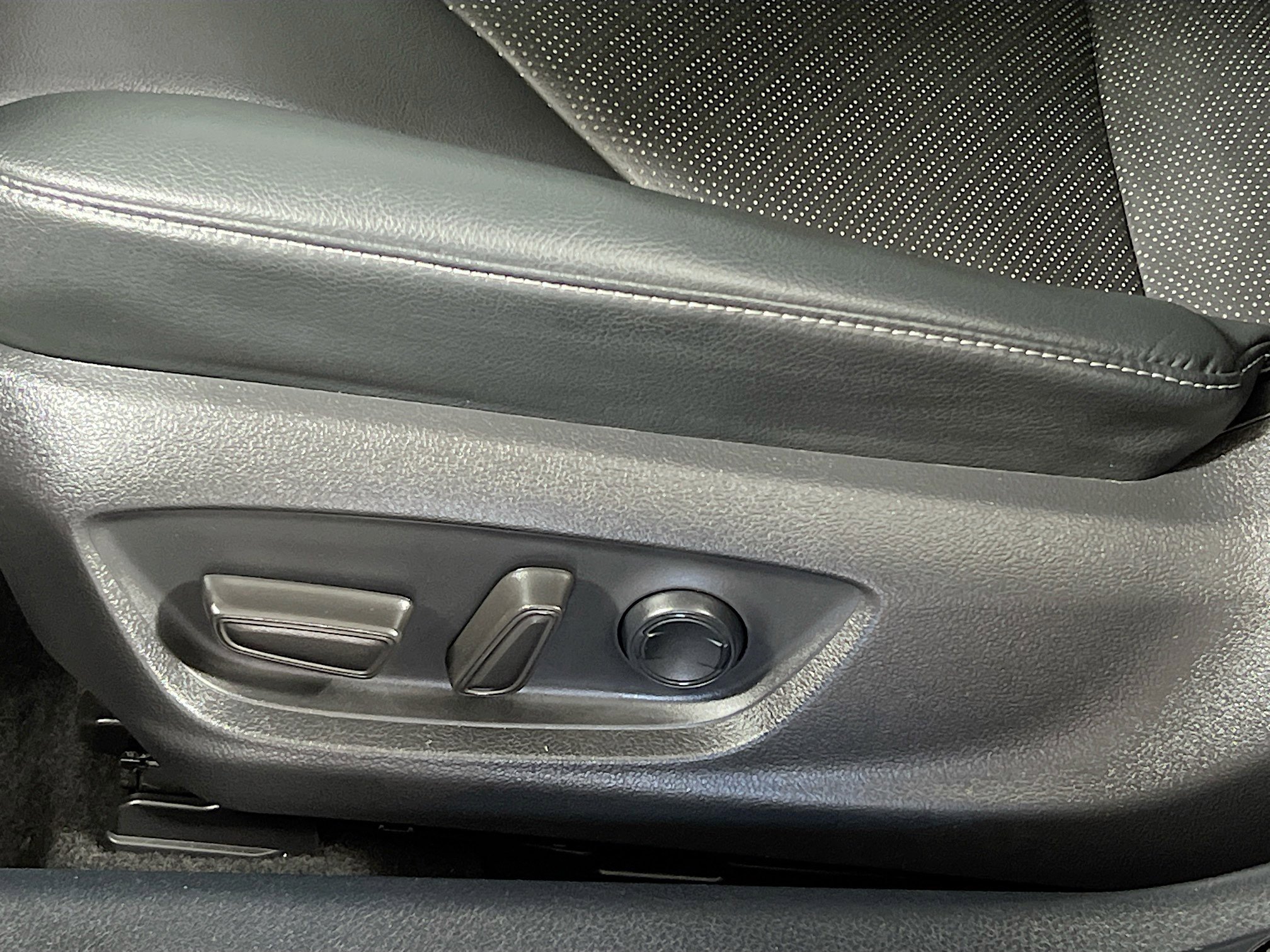 Used 2022 Toyota Camry XSE image 15