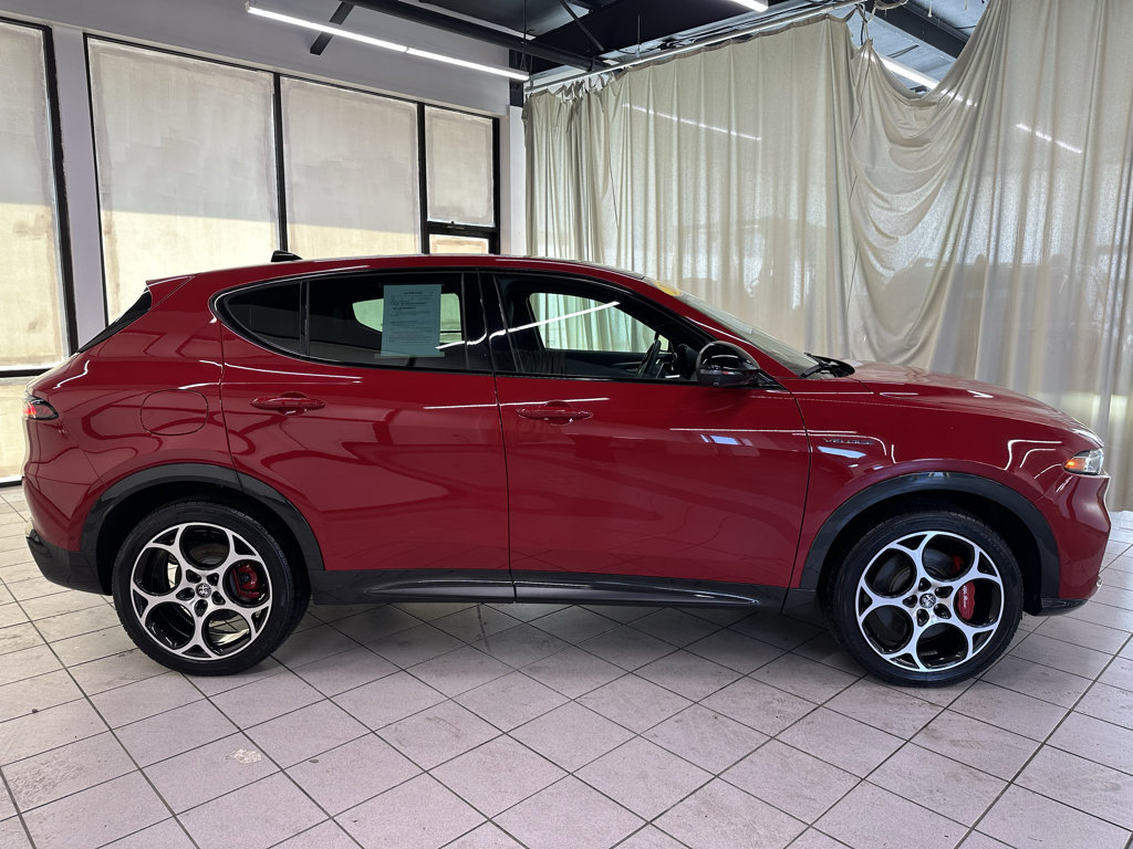 Used 2024 Alfa Romeo Tonale Veloce w/ Active Assist Package AWD/4WD image 3