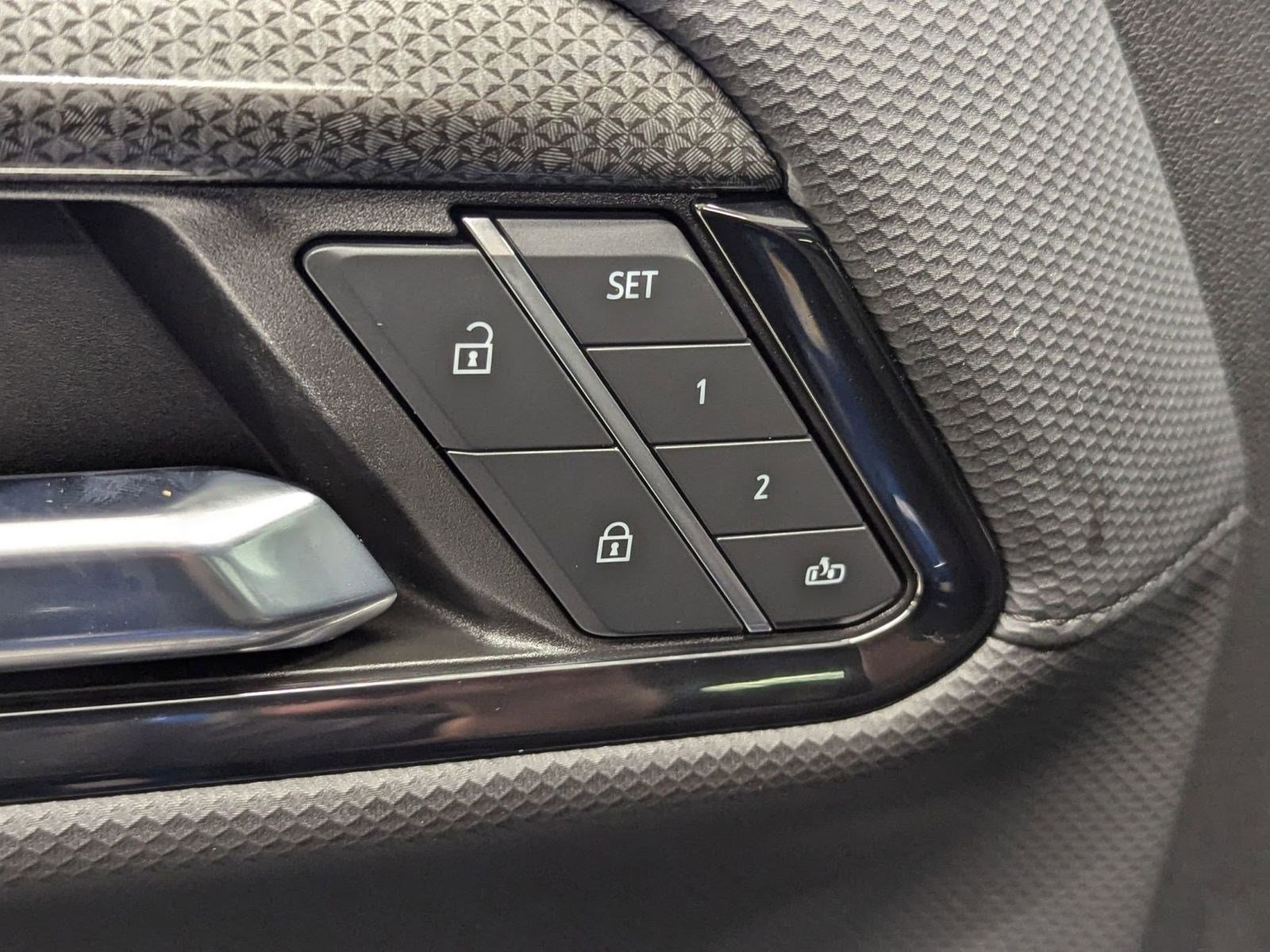 Used 2023 Chevrolet Silverado 1500 ZR2 w/ Technology Package image 21