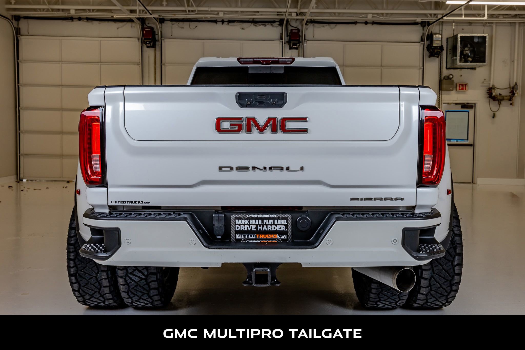 Used 2022 GMC Sierra 3500 Denali w/ Denali Ultimate Package AWD/4WD image 8