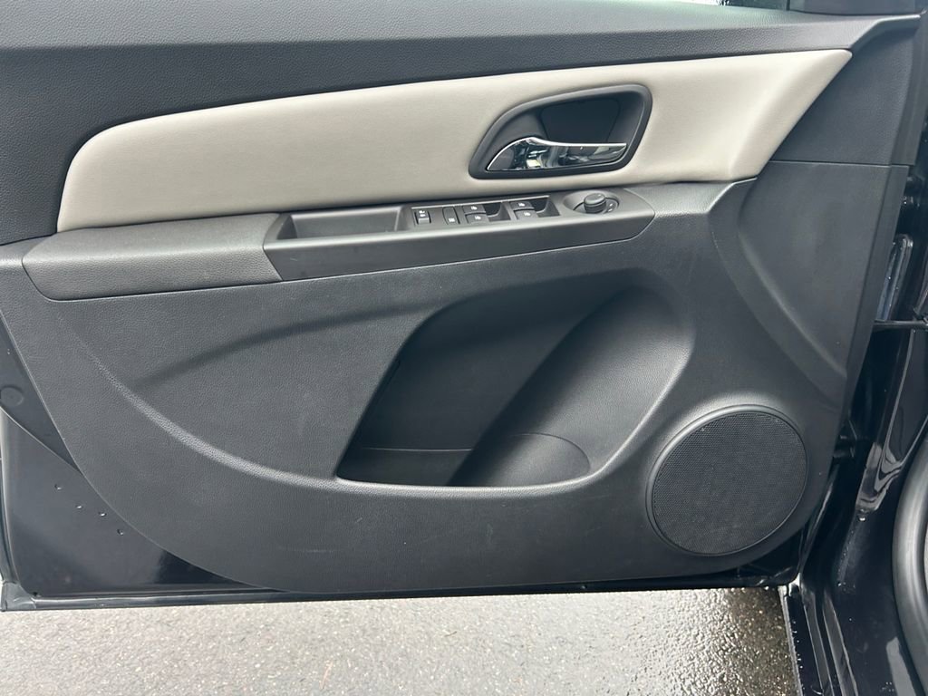 Used 2016 Chevrolet Cruze LS image 22
