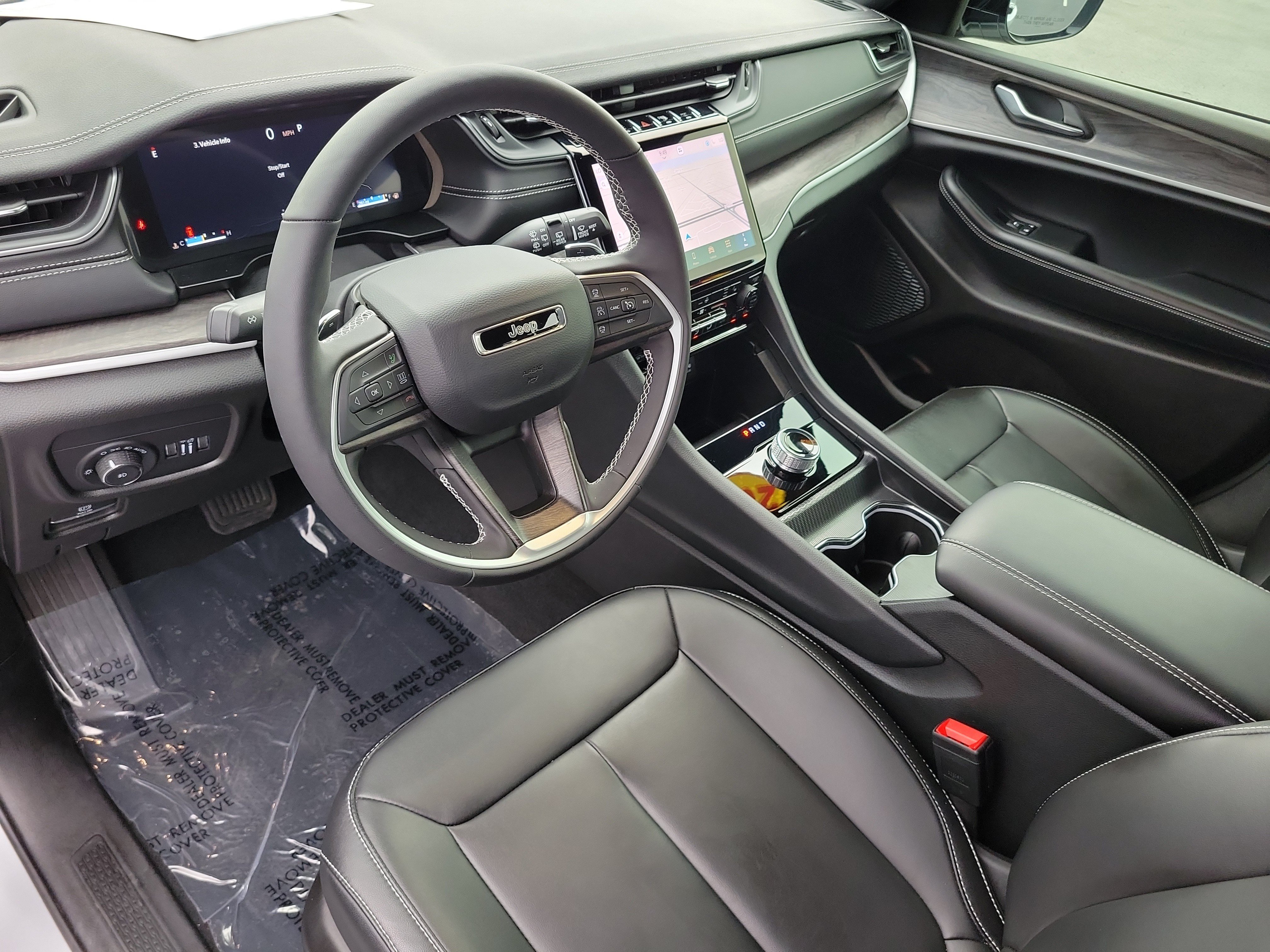Used 2025 Jeep Grand Cherokee Limited RWD image 23