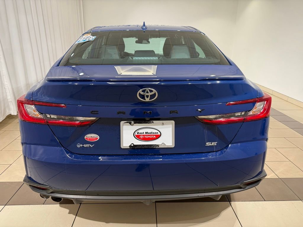 Certified 2025 Toyota Camry SE image 4