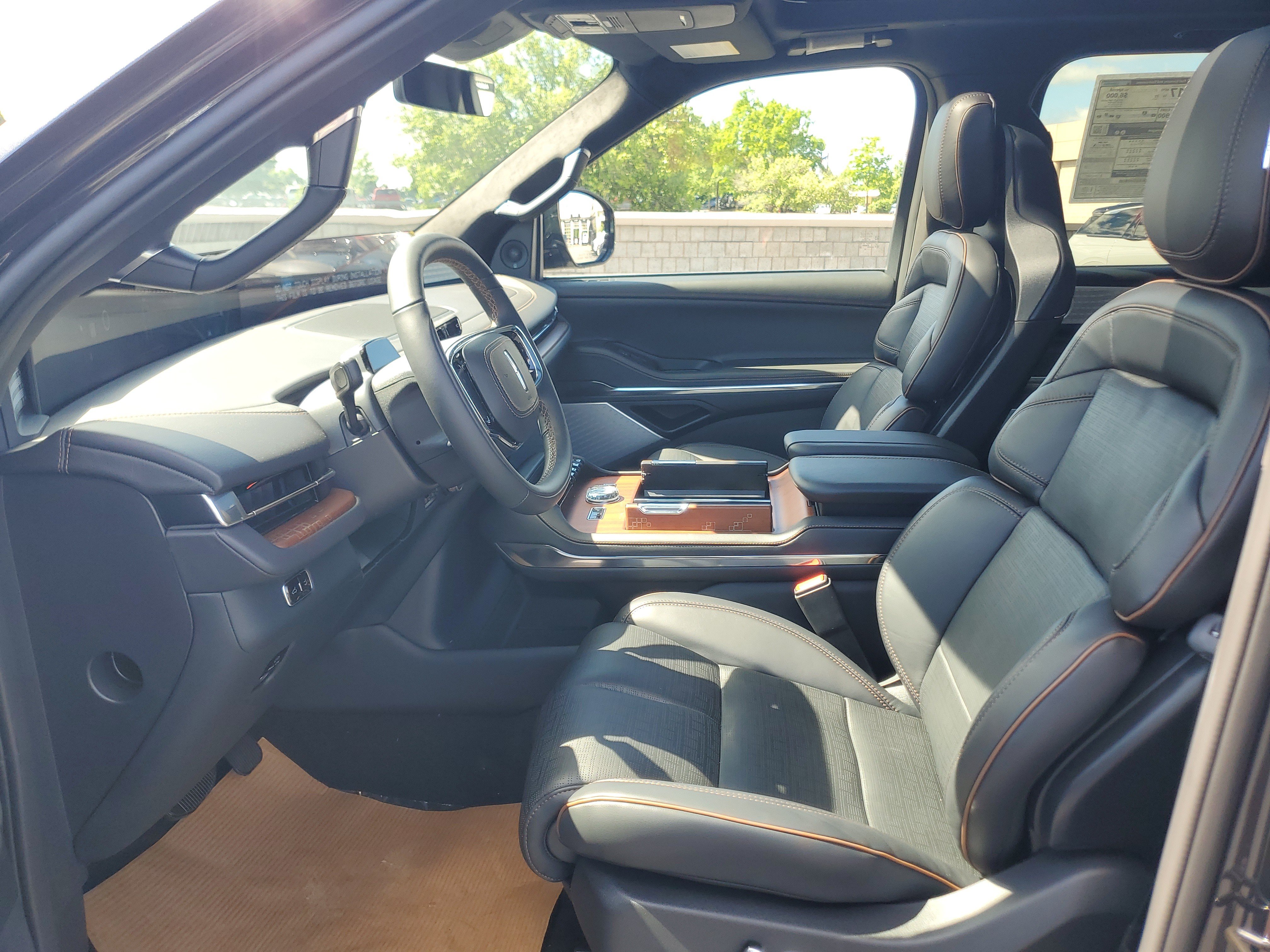 New 2026 Lincoln Navigator Black Label AWD/4WD image 12