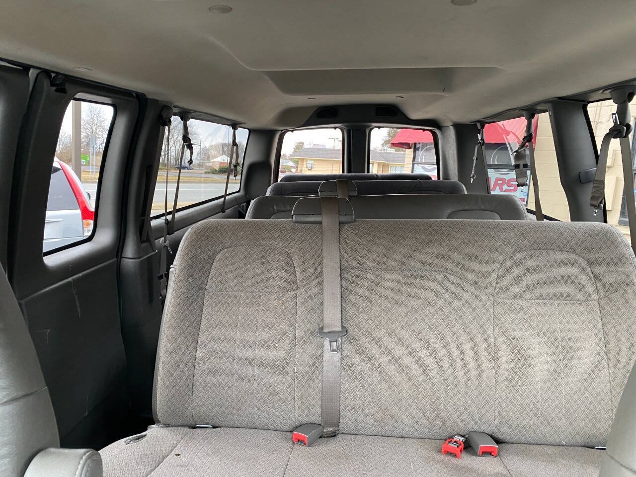 Used 2018 Chevrolet Express 3500 LS RWD image 18