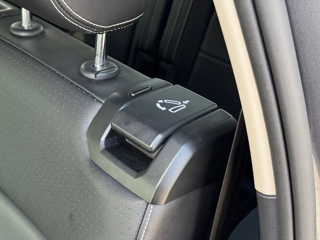 Used 2023 Volkswagen Atlas SE AWD/4WD image 14