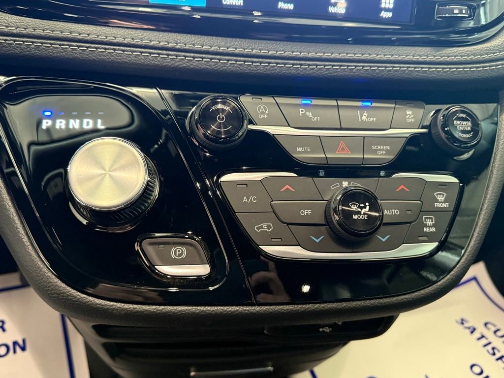 New 2026 Chrysler Pacifica Select image 30