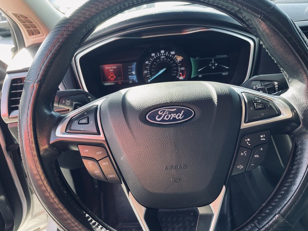 Used 2019 Ford Fusion SEL image 11