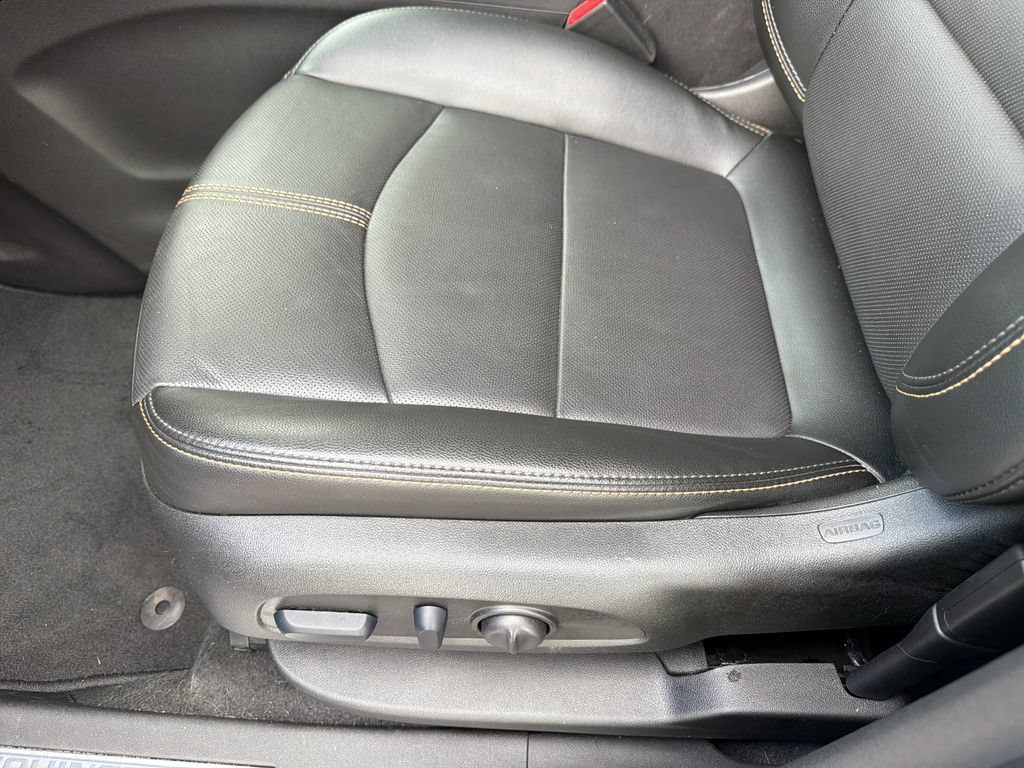 Certified 2024 Chevrolet Equinox Premier w/ LPO, Cargo Package FWD image 21