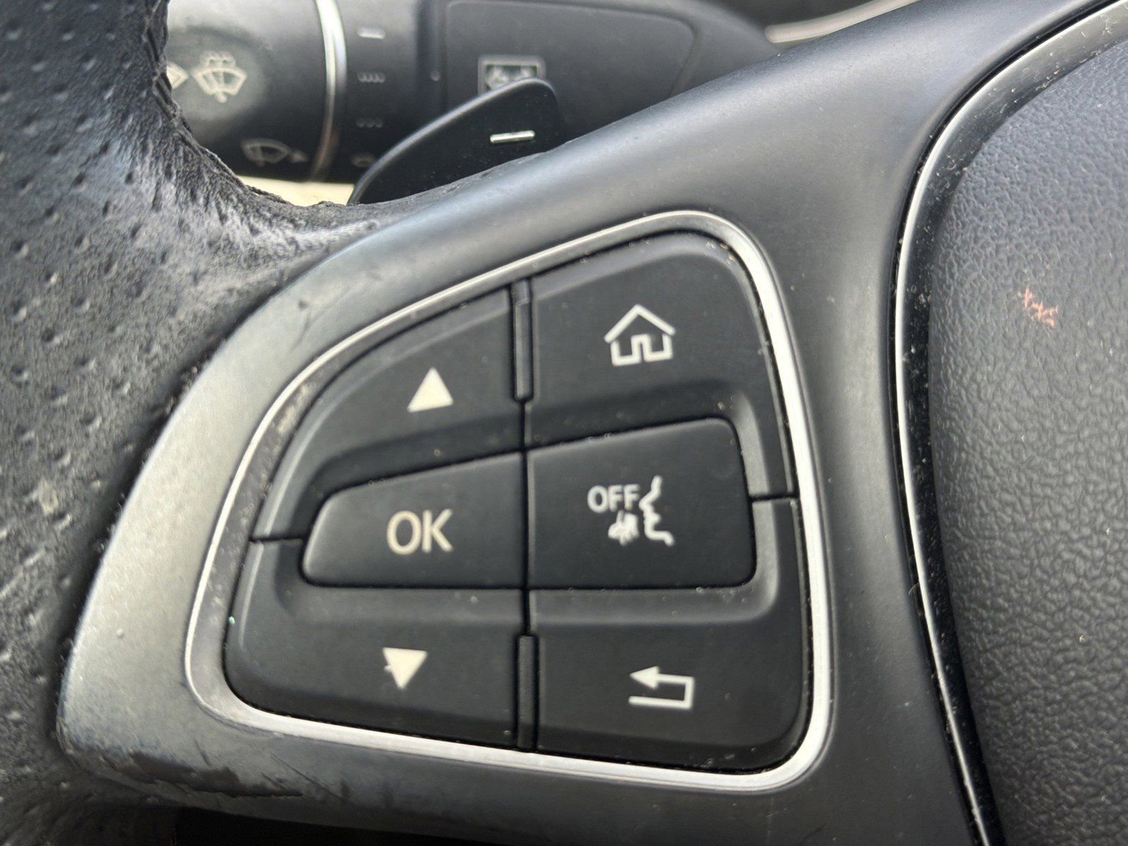 Used 2018 Mercedes-Benz C 300 Sedan image 26