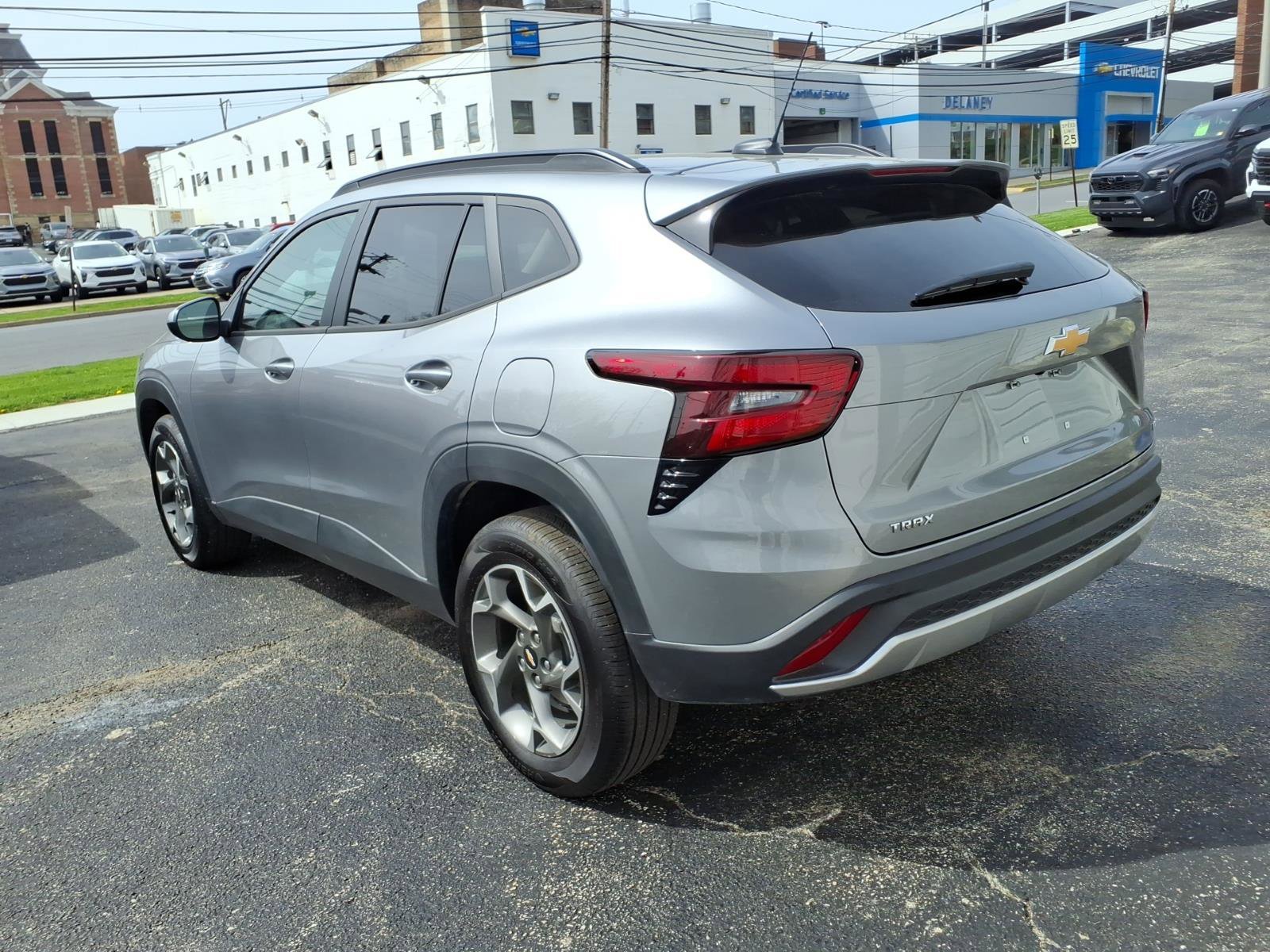 Certified 2026 Chevrolet Trax LT w/ Driver Confidence Package FWD image 7