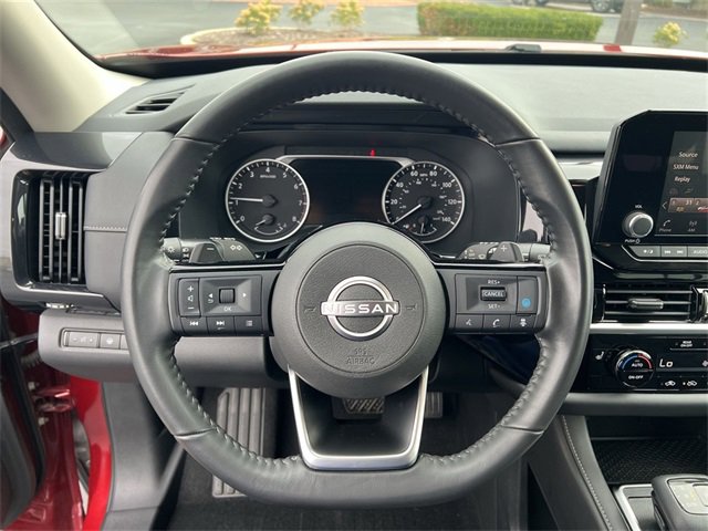 Used 2022 Nissan Pathfinder SV image 11