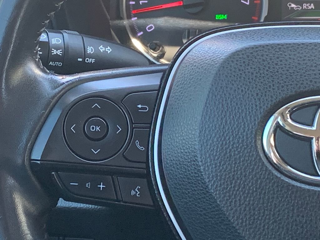 Used 2021 Toyota RAV4 XLE Premium image 13