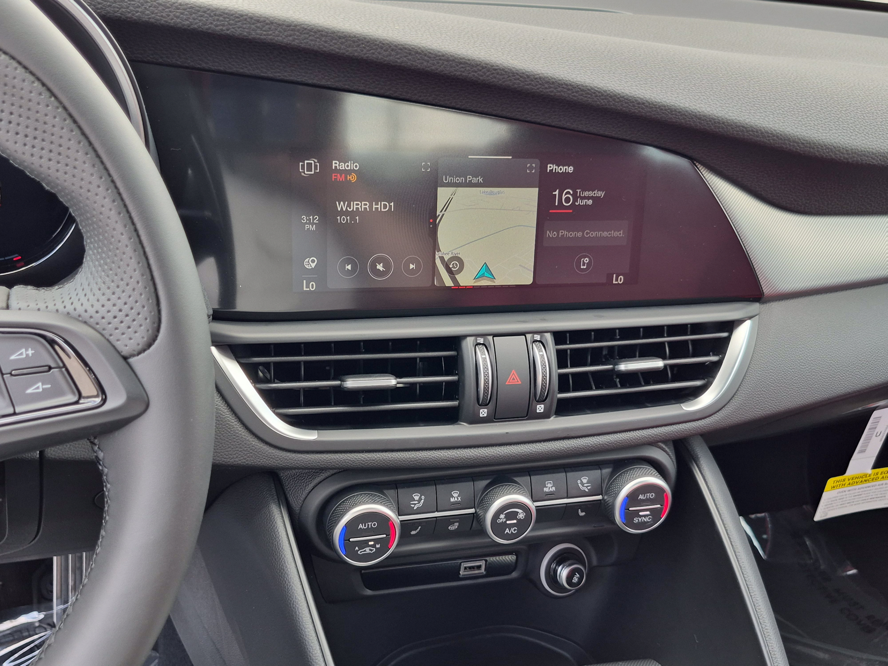 New 2026 Alfa Romeo Giulia w/ Driving Assist Package RWD image 31