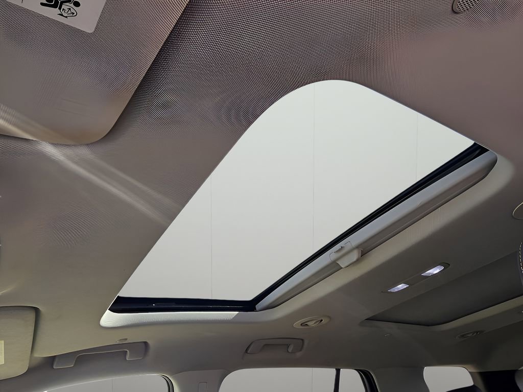 Used 2019 Chevrolet Traverse Premier w/ Driver Confidence II Package image 26