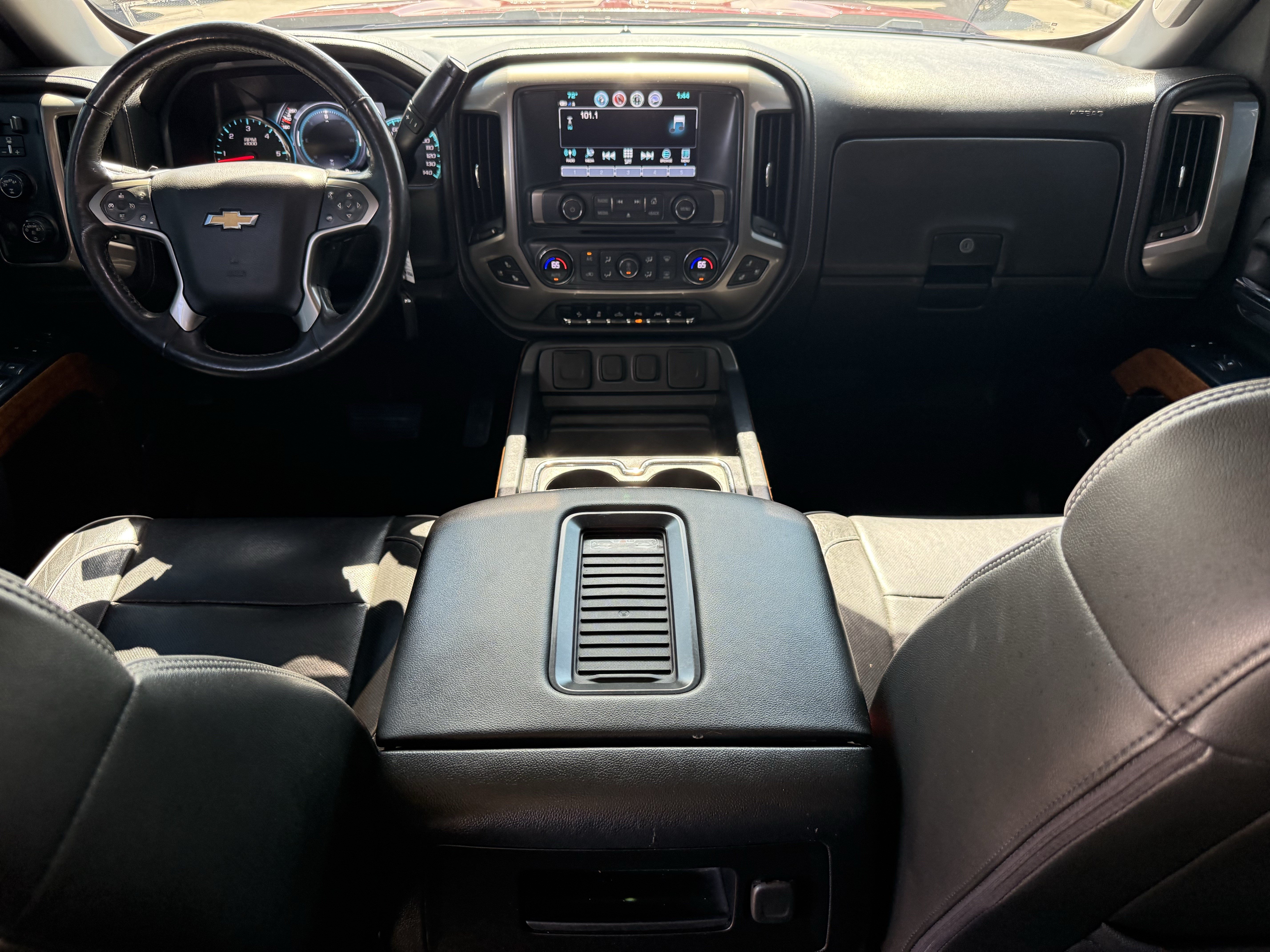Used 2018 Chevrolet Silverado 1500 High Country AWD/4WD image 13