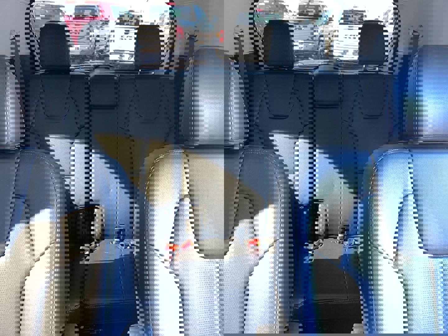 Used 2023 Kia Telluride EX w/ EX Captain's Chair Package image 29