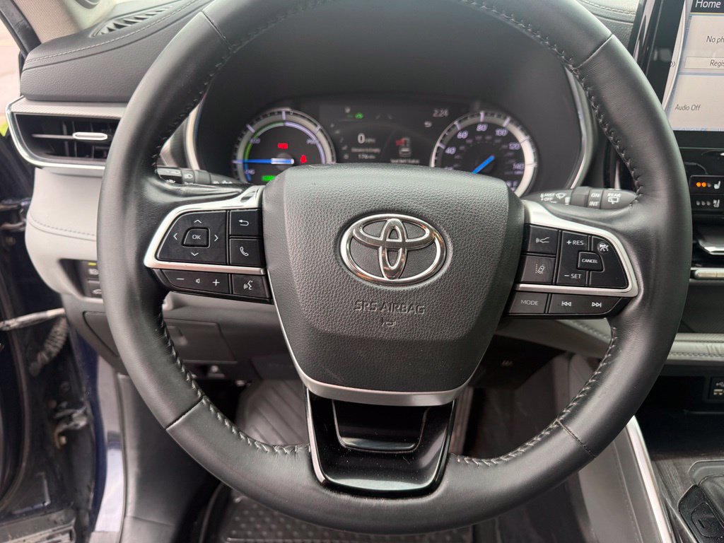 Used 2022 Toyota Highlander Platinum AWD/4WD image 14