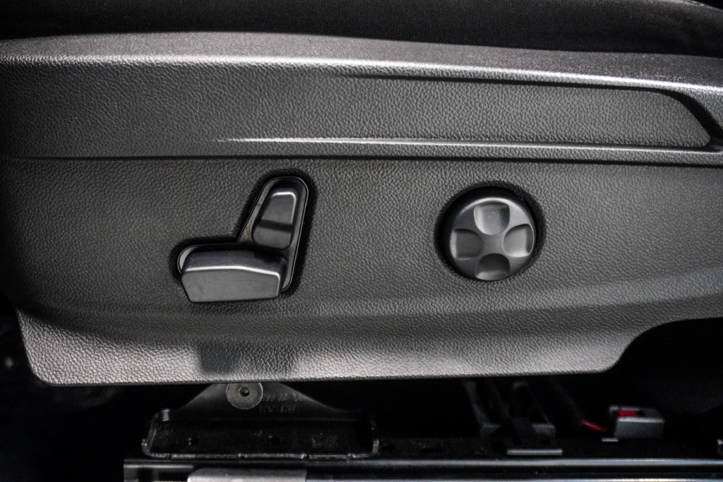 Used 2023 Alfa Romeo Stelvio Ti AWD/4WD image 7