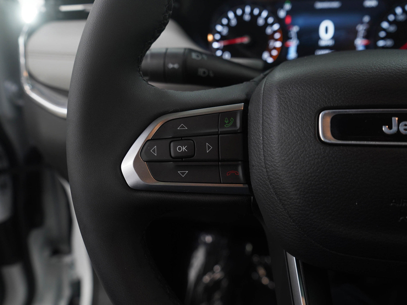 Used 2024 Jeep Compass Limited image 18