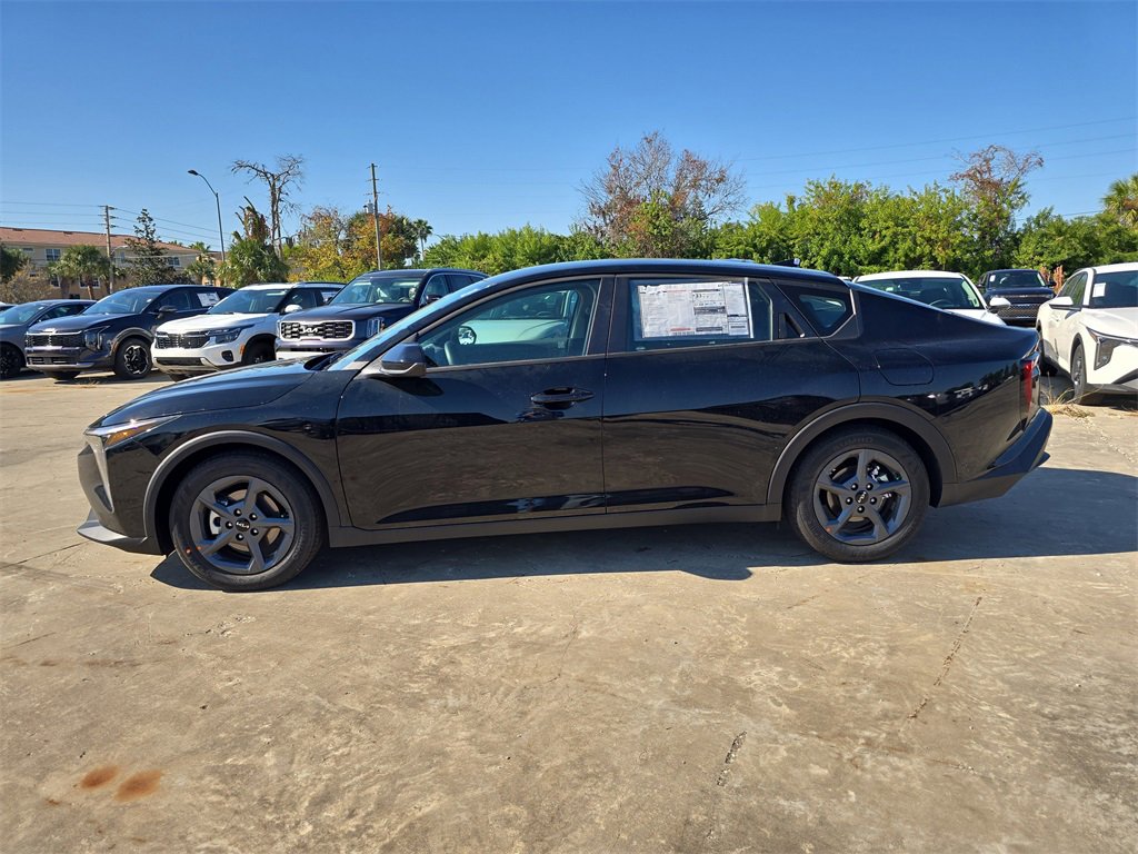 New 2025 Kia K4 LXS image 5