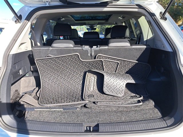 Used 2023 Volkswagen Tiguan SE image 9