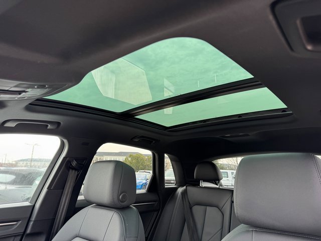 Used 2025 Audi Q3 2.0T Premium image 26