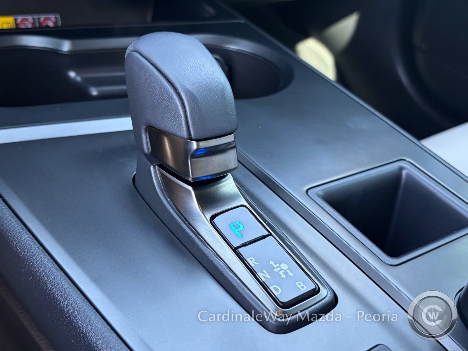 Used 2025 Lexus UX 300h FWD w/ Accessory Package (Z2) image 24