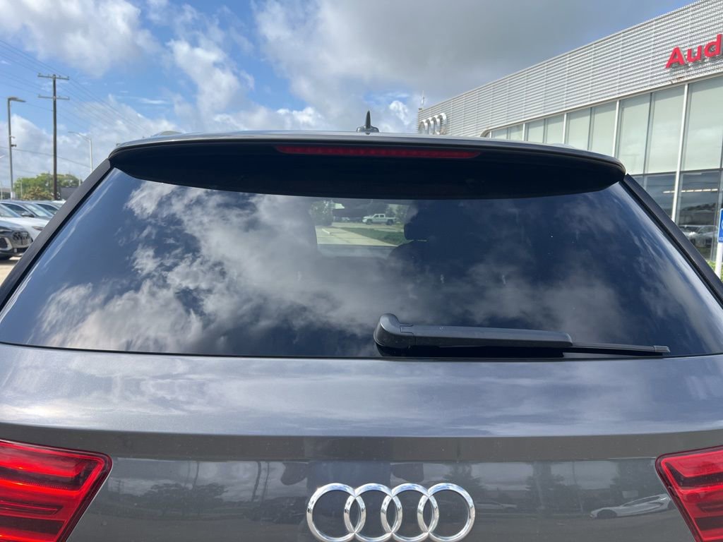 Used 2019 Audi Q7 3.0T Premium Plus w/ Premium Plus Package AWD/4WD image 2