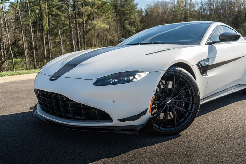 Used 2023 Aston Martin V8 Vantage Coupe RWD image 97