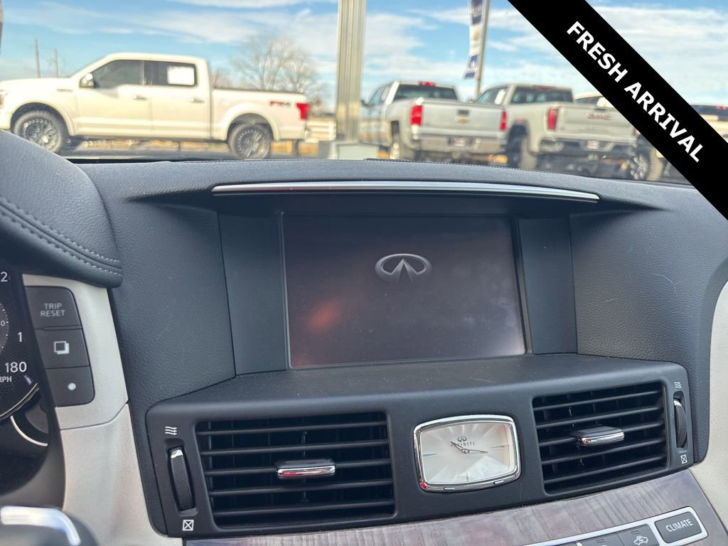 Used 2017 INFINITI Q70 L 3.7 w/ Deluxe Touring Package image 8