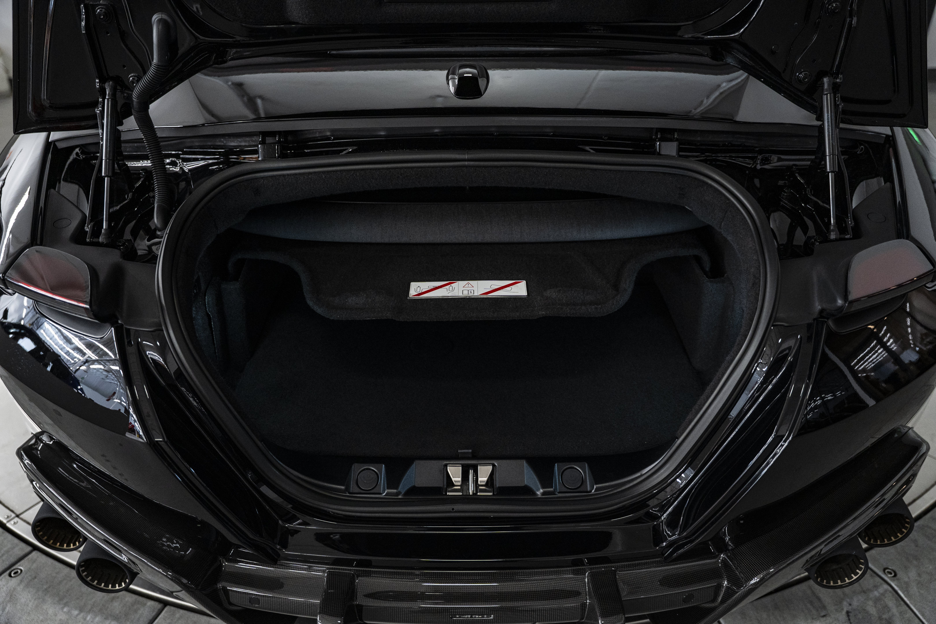 Used 2025 Ferrari Roma Spider RWD image 57