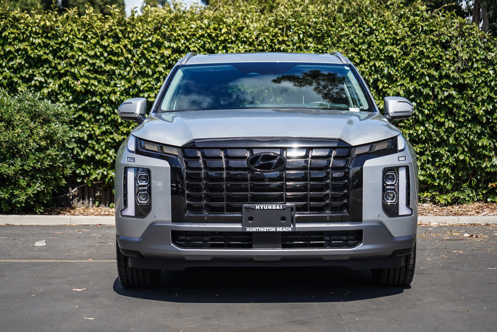 Used 2023 Hyundai Palisade Limited w/ Cargo Package FWD image 2