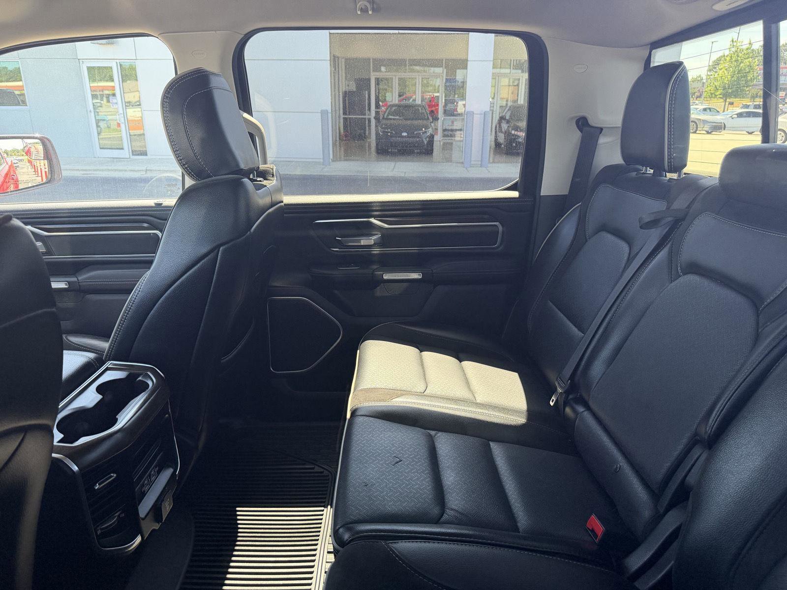 Used 2022 RAM 1500 Laramie AWD/4WD image 11