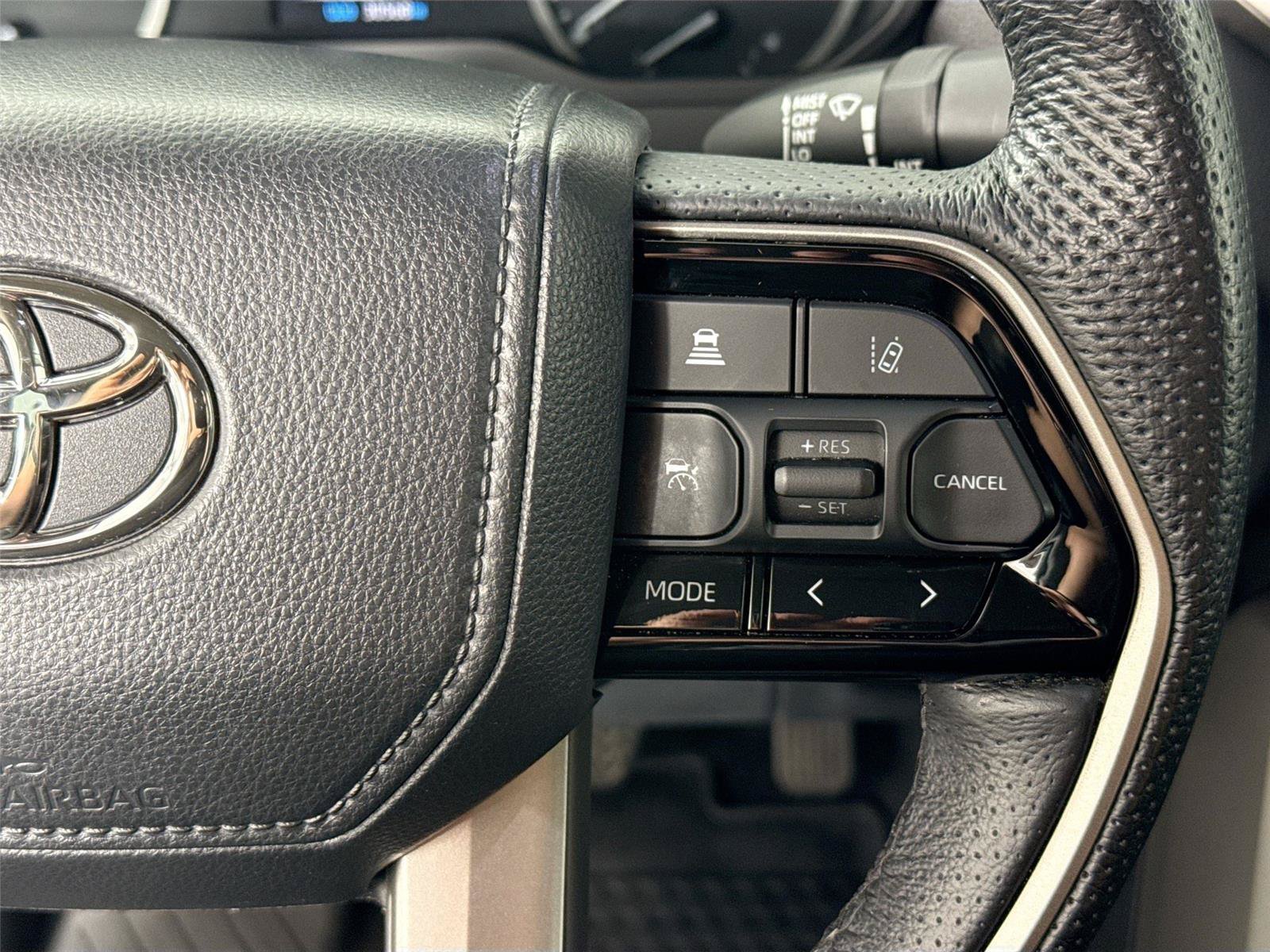 Used 2022 Toyota Tundra SR5 w/ SR5 Premium Package RWD image 18